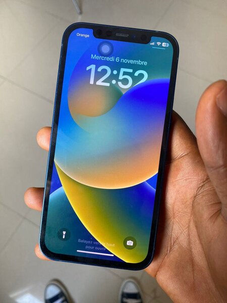 iPhone 12 simple