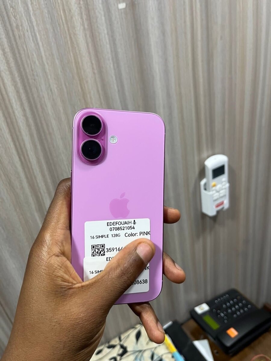 iPhone 16 Rose - 128GB