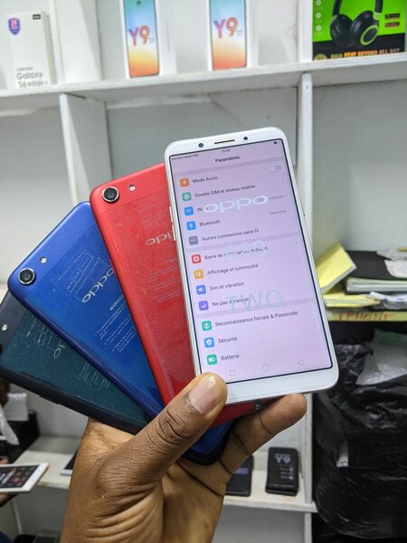 OPPO A83