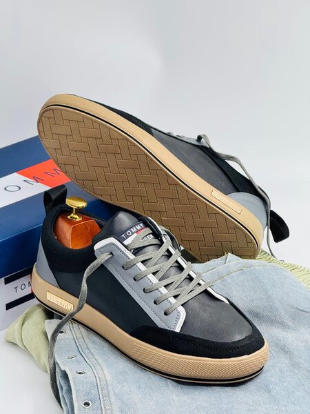 Tommy Hilfiger