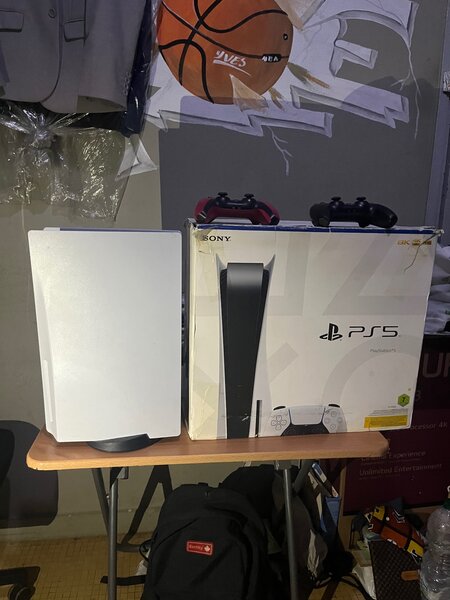 PS5 Édition standard ( Lecteur CD )
