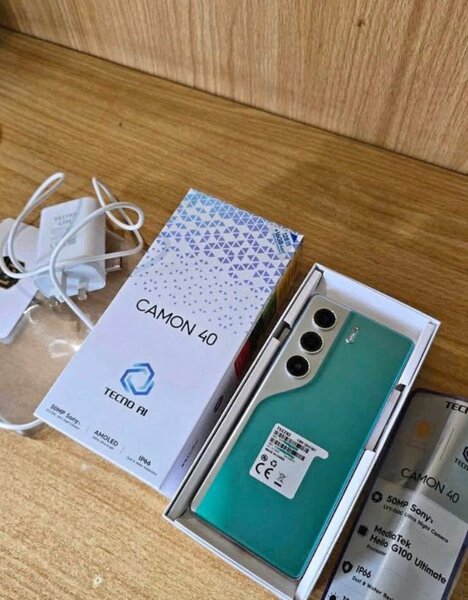 Tecno AI Camon 40 pro256gb