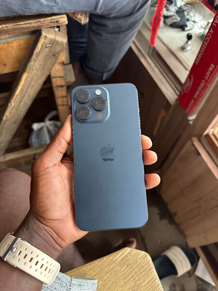 iPhone 14 Pro Noir