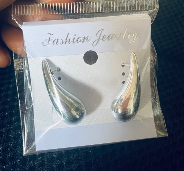Boucles d'oreilles modernes