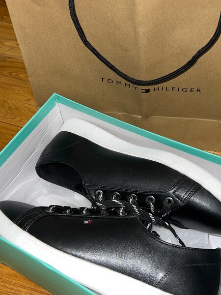 Tommy Hilfiger