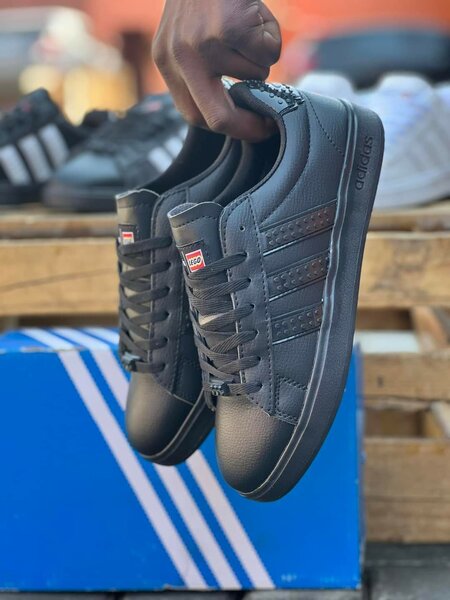 Adidas LEGO