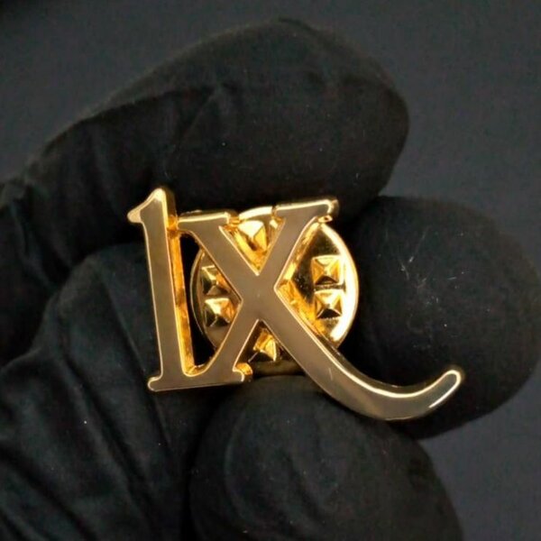 Pins 1X Chetté