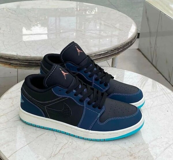 AIR JORDAN 1
