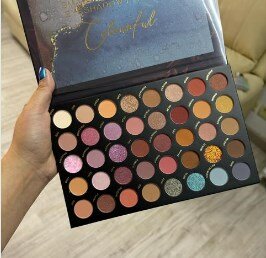 eyeshadow