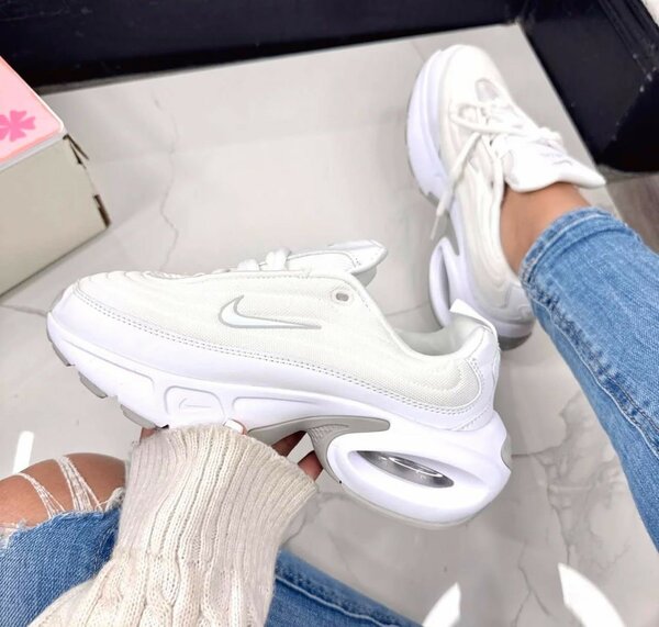 NIKE CLASSIC