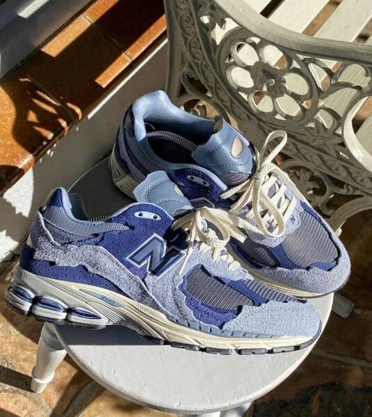 New balance 2002r