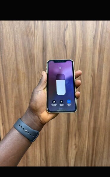 iPhone XR Jaune 64 Go Débloqué
