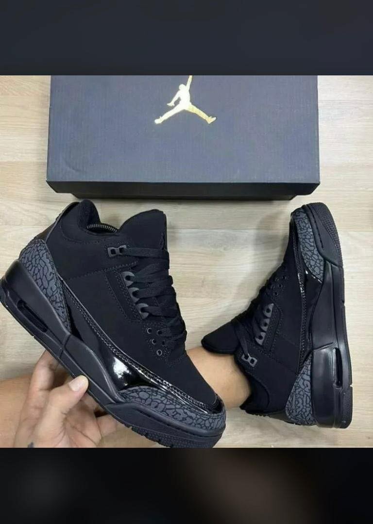 AIR JORDAN SNEAKER