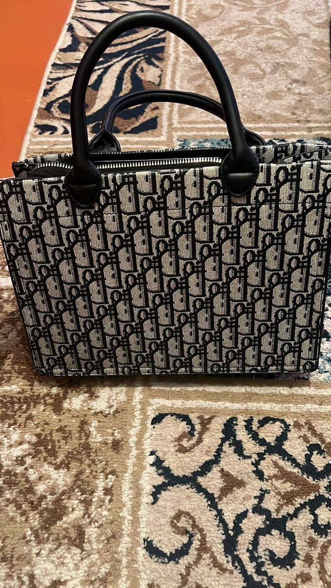 Dior