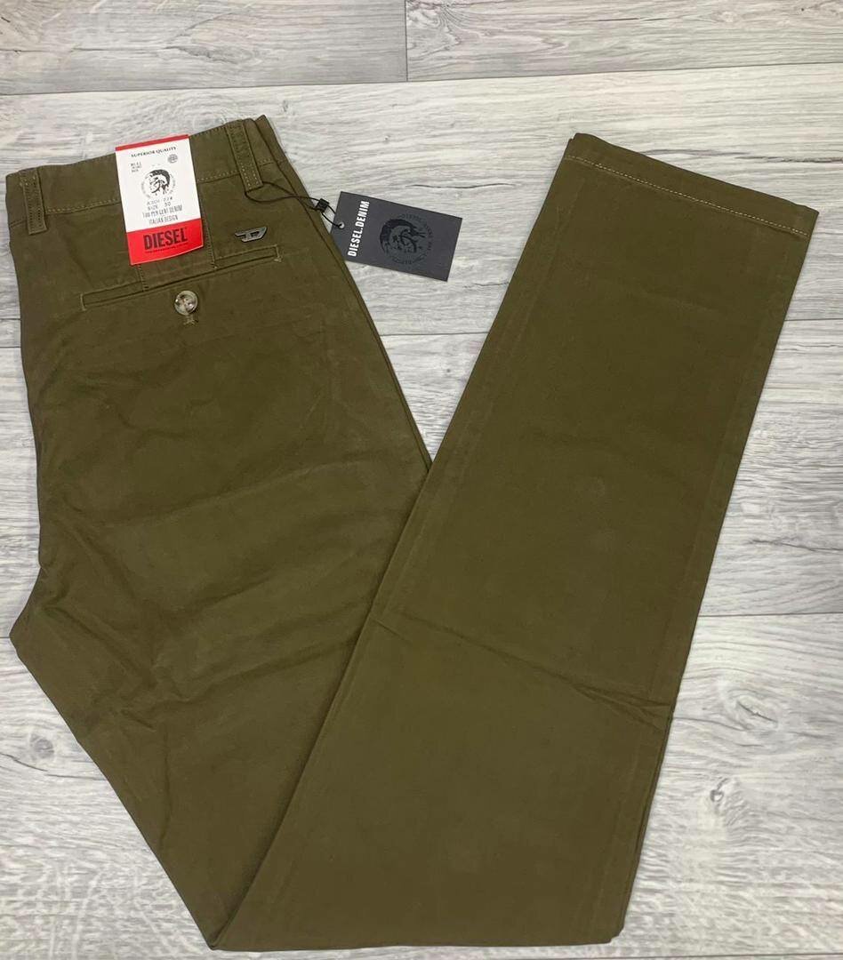 Des Dockers hommes