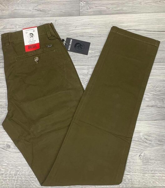 Des Dockers hommes