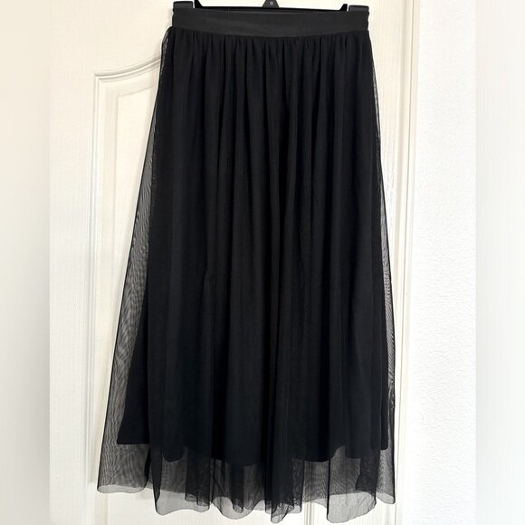 Elegant Black Tulle Skirt