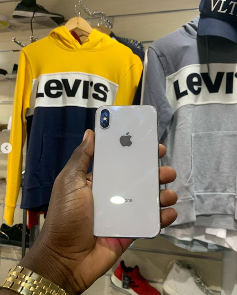 iPhone X 