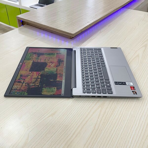 Lenovo Ideapad 81W1