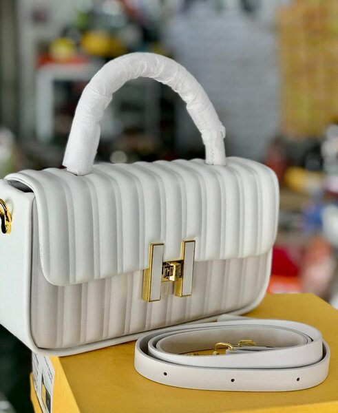 Hand bag