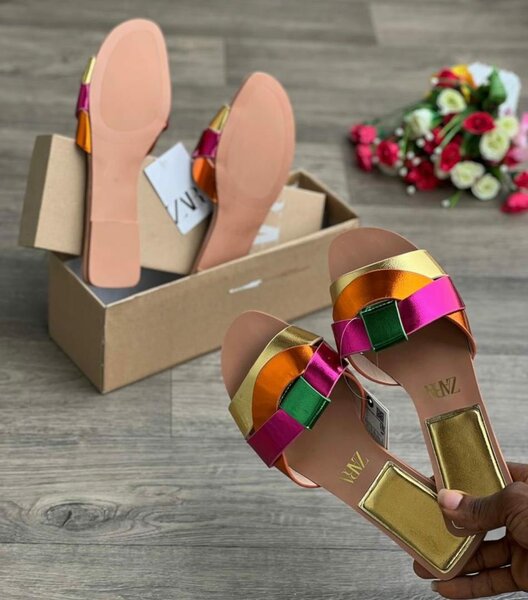 Multicolor slippers