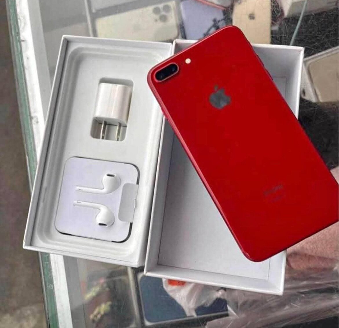 iPhone  8 plus Rouge
