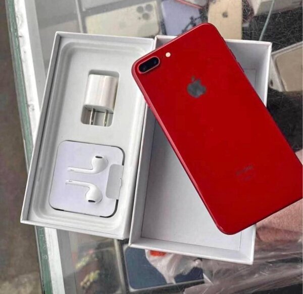 iPhone  8 plus Rouge