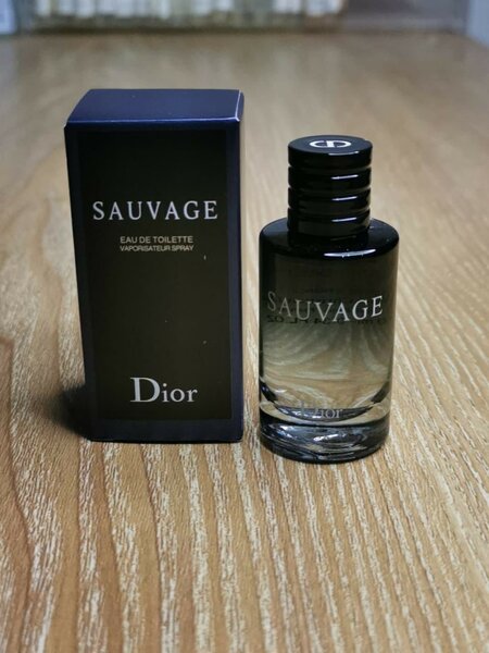 Miniature de parfum authentiqu