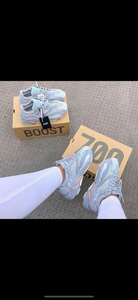 Unisex sneakers