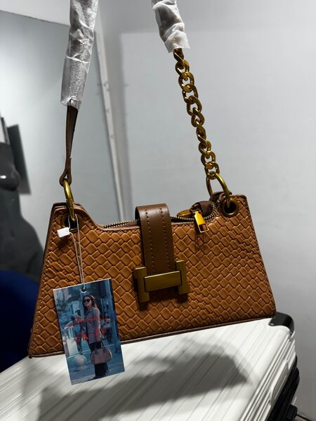 Fashionable handbag
