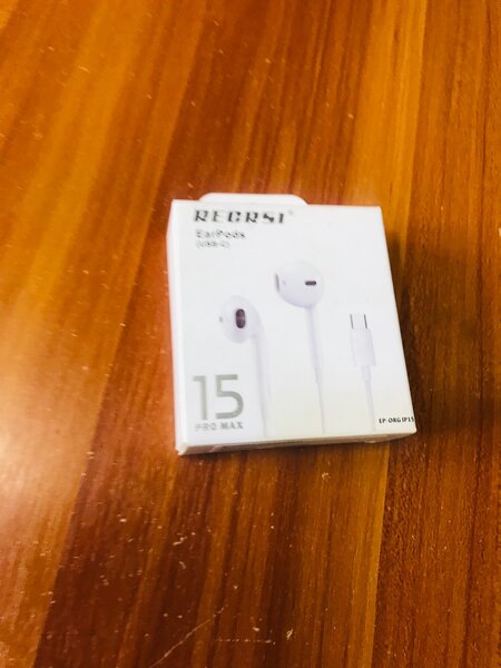 Type c earpiece