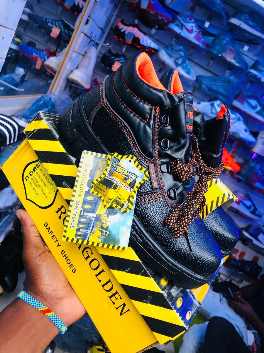 Safety boots
