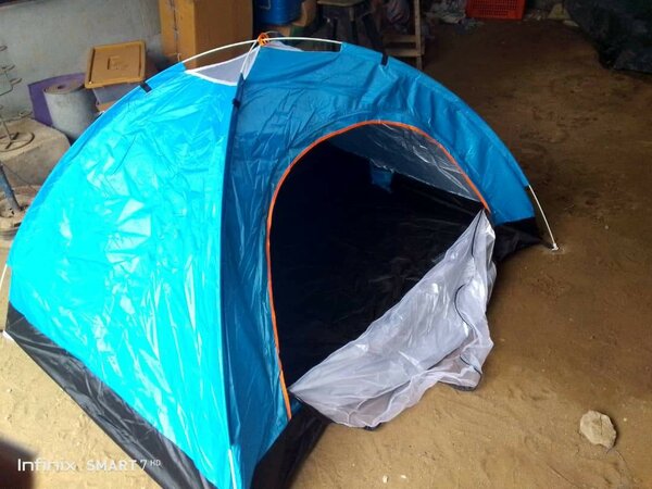 Tente de Camping Bleu