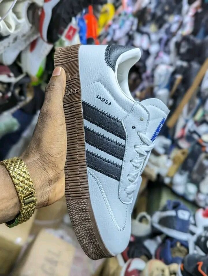 Shoe