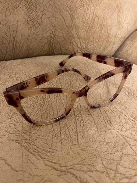 Cat-Eye sunglasses