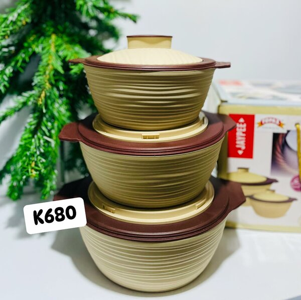 A set of pots