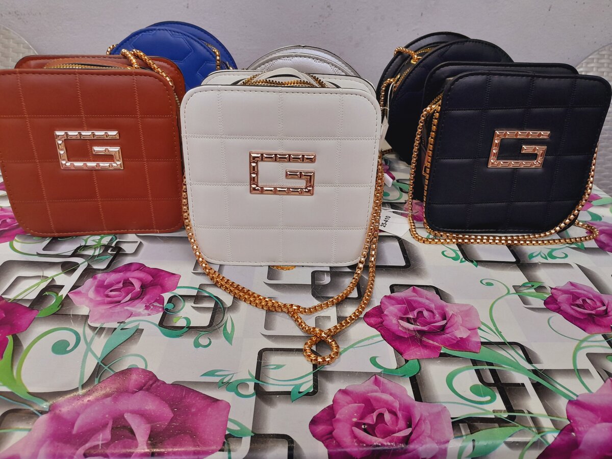 Sac bandoulière chaîne carré