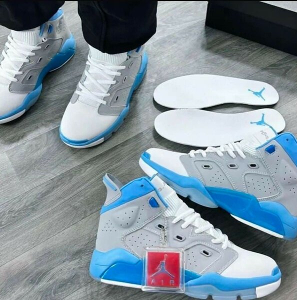 AIR JORDAN SNEAKER