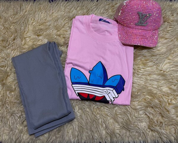 Ensemble T-shirt et casquette