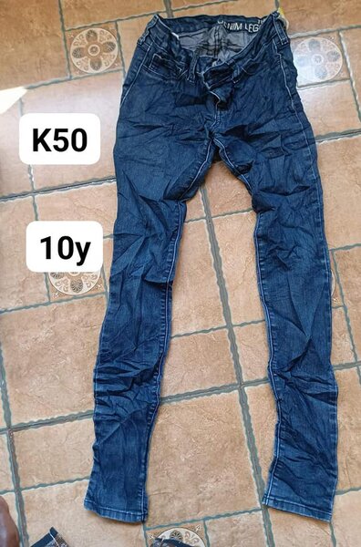 skinny blue jeans
