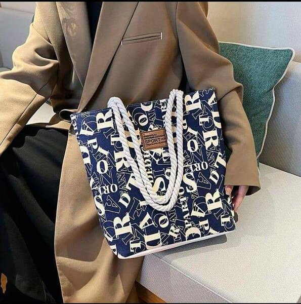 Tote bag