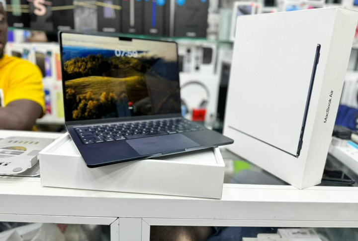 MacBook Air M2 13''