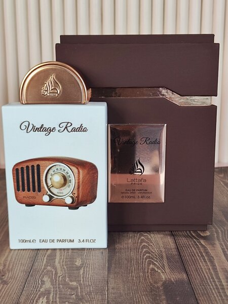 Vintage radio lataffa