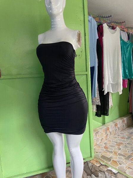 Robe élégante bustier noire