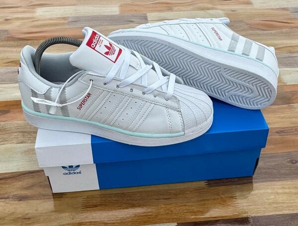 Adidas Superstar