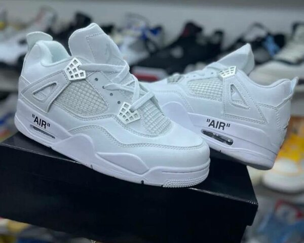 JORDAN 4s