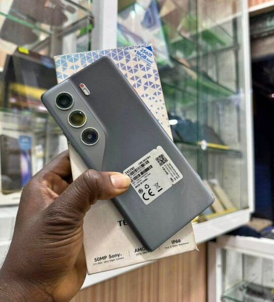 Tecno Camon 40