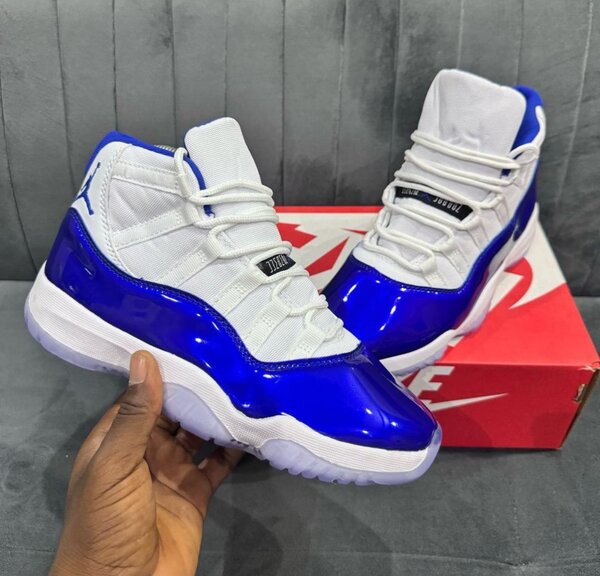 AJ 11 sneaker