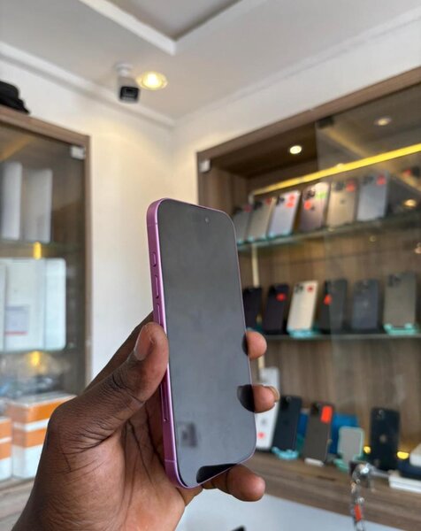 iPhone 16