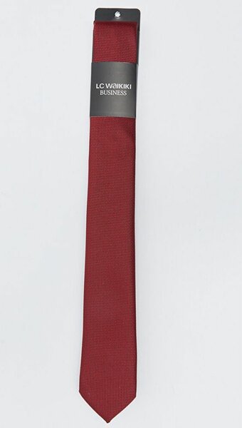 Cravate élégante bordeaux